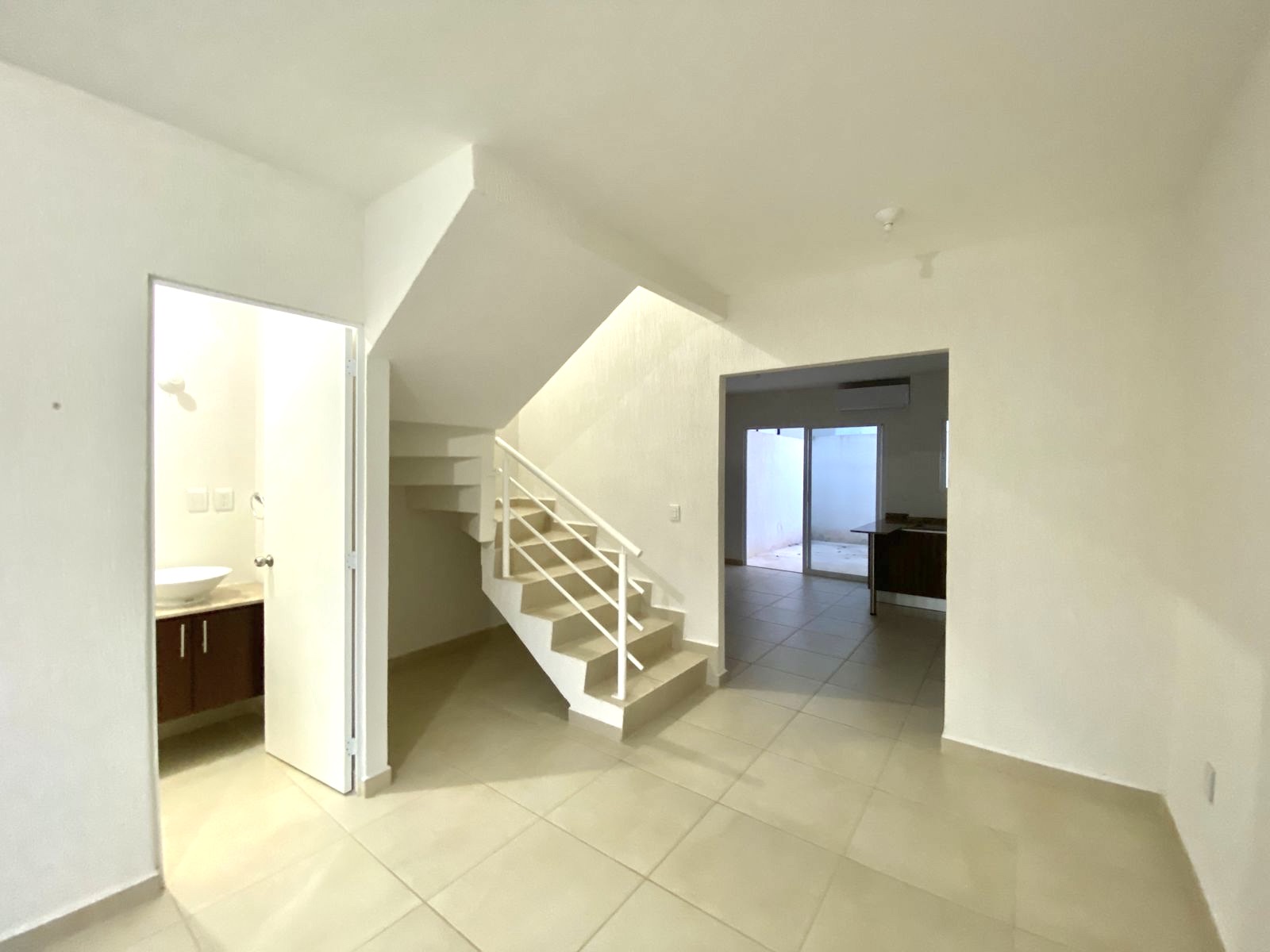 VENTA CASA MODELO CEIBA JARDINES DEL SUR 6 AV HUAYACAN — foto 2 de 6 · jardines sur
