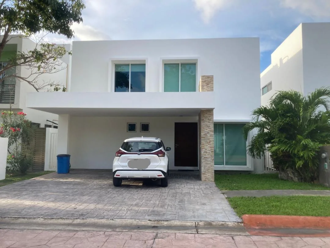 Casa amueblada en renta en residencial Cumbres Cancún — foto 1 de 1 · cumbres