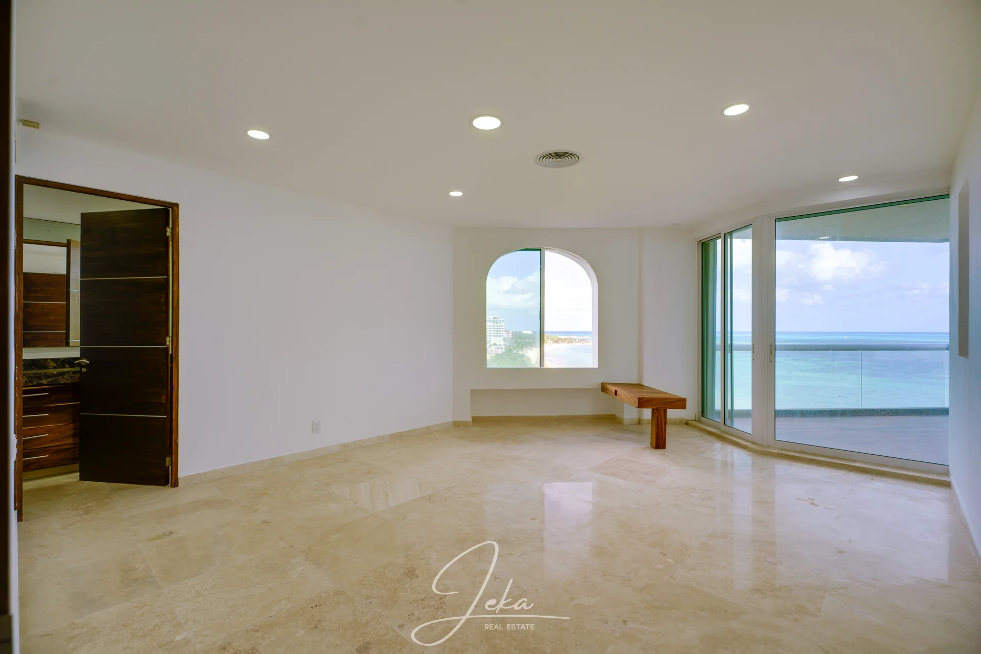 Departamento Torre Escénica frente al mar en Punta Sam, Cancún