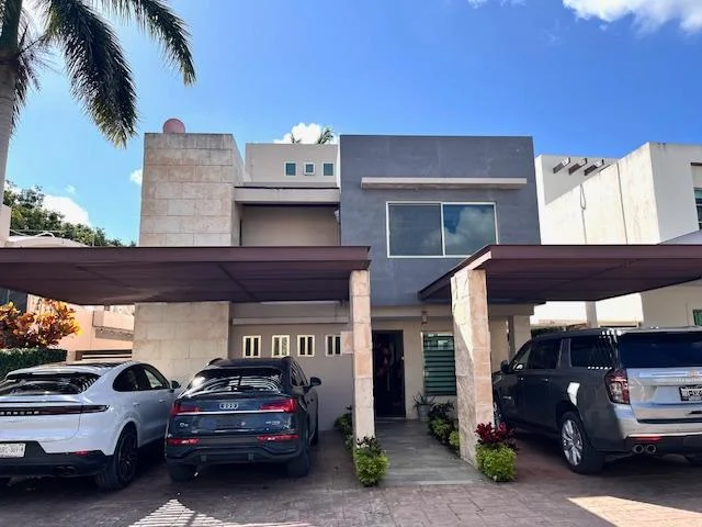 CASA EN VENTA EN RESIDENCIAL CUMBRES CANCÚN