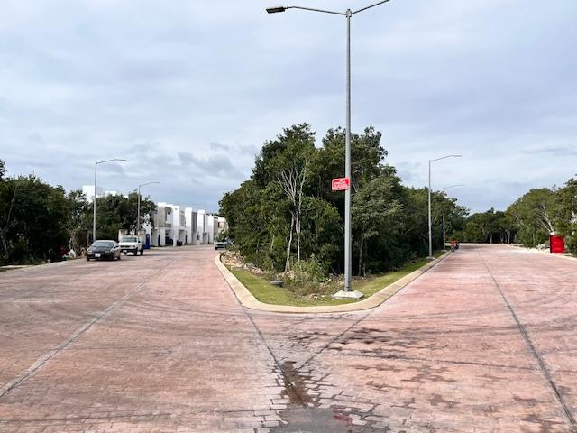 TERRENO EN RESIDENCIAL ALTÁI DE GRUPO CUMBRES CANCÚN AV. HUAYACÁN — foto 1 de 5 · huayacan