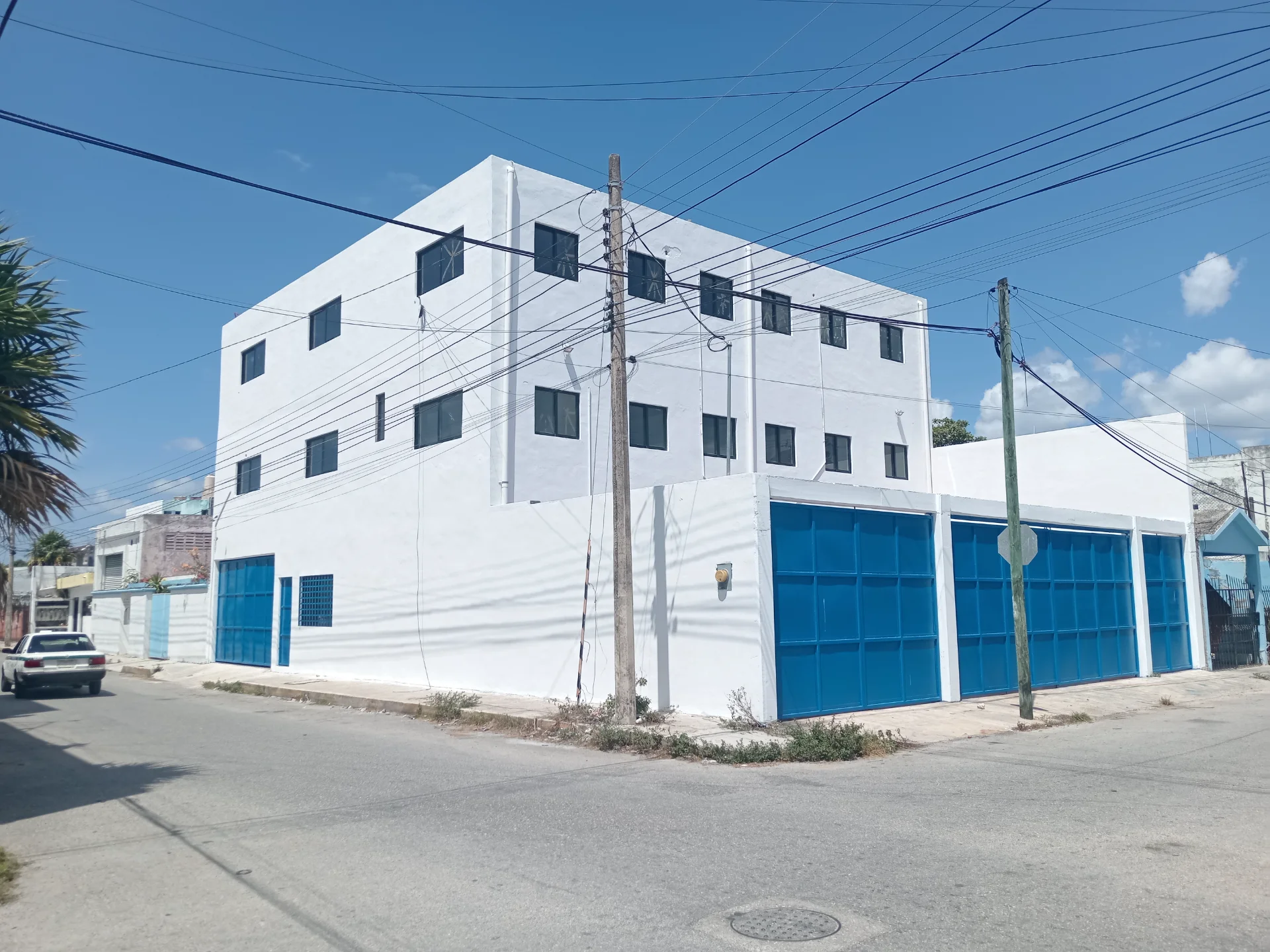 Edificio Corporativo en Cancún Centro entre Av. Uxmal y López Portillo