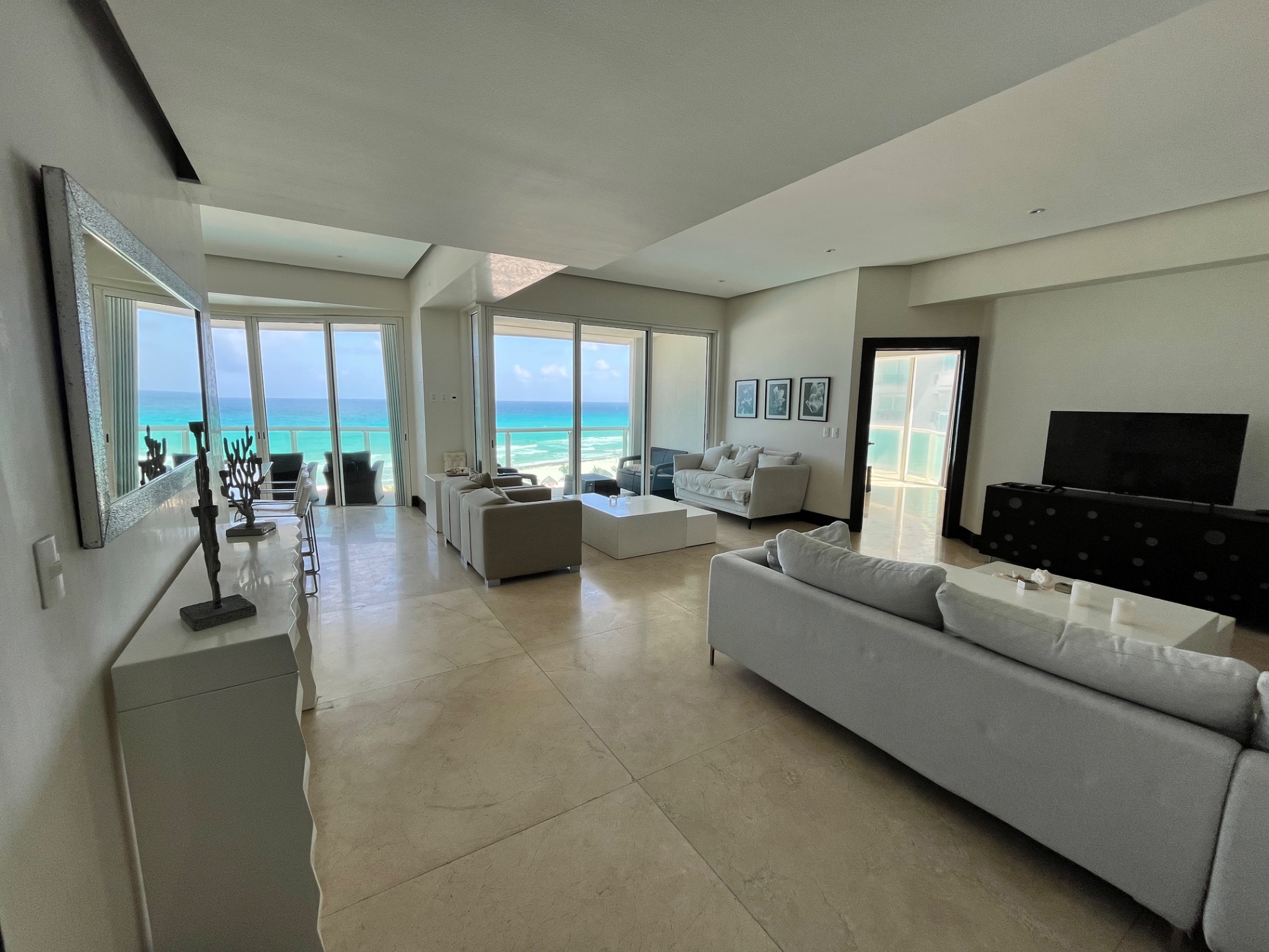 Bay View Grand • El Privilegio de Vivir Frente al Mar en la Zona Más Exclusiva de Cancún — foto 3 de 6 · Zona Hotelera